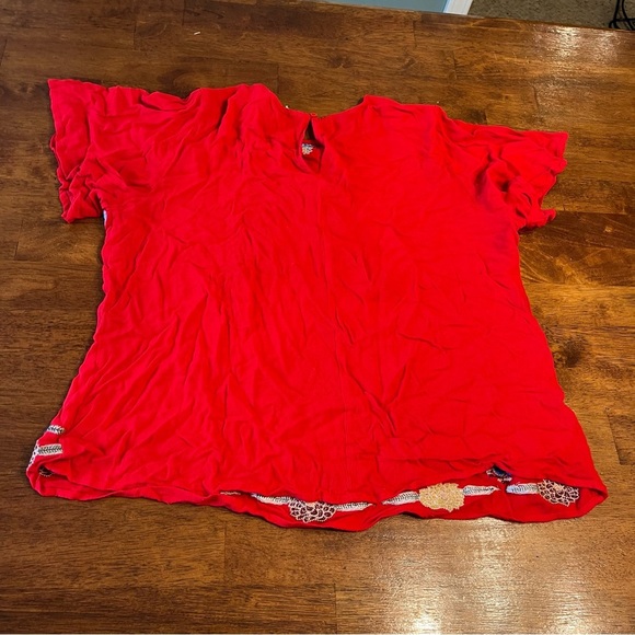 Entro red embroidered blouse size 1X runs small check measurements - Picture 6 of 6